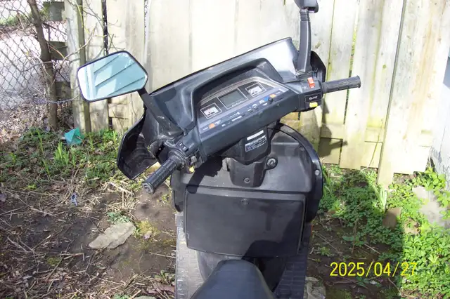 Honda  1986  Elite scooter in Scooters & Pocket Bikes in City of Montréal - Image 4