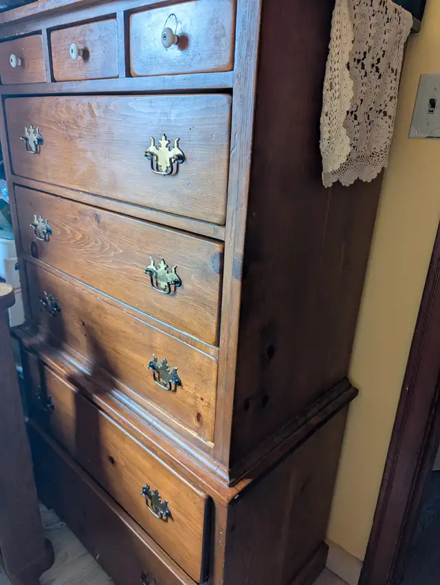 Vintage Amish Furniture 1975  REDUCED in Coffee Tables in New Glasgow - Image 10