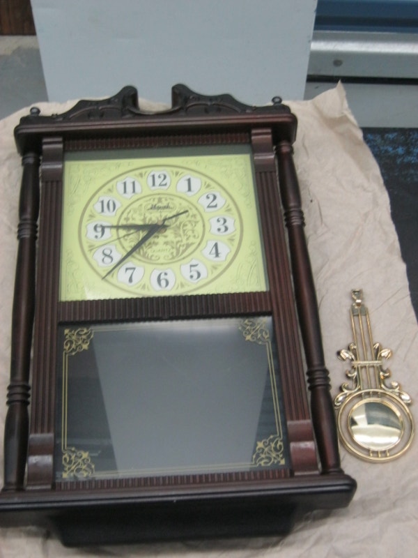 WALL CLOCK NEW SWAN LAMP BAR CHAIRS & MORE ITEMS Other Mississauga