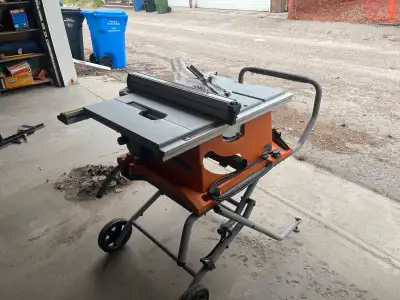 Like new barely used table saw No low ballers please Great condition just don’t need it
