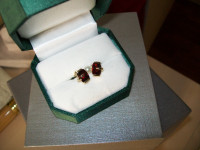 14 KT. GARNET EARRINGS