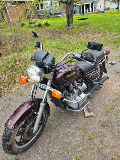 1982 GL1100. Runs well for 43 years old. Everything works. New timing belts, throttle cables, front...