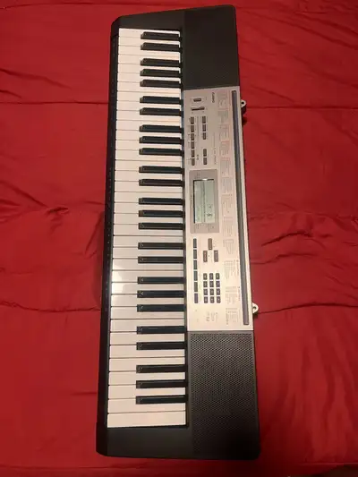 I'm selling a used Casio LK-940 keyboard, perfect for beginners or anyone looking to brush up on the...