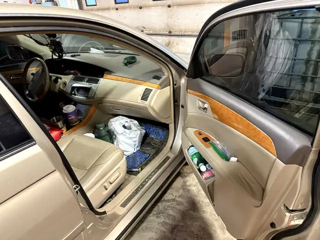 2006 Toyota Avalon  in Cars & Trucks in Fort St. John - Image 6