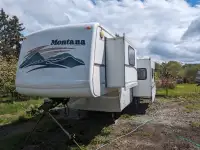 2010 Montana 30' 5th Wheel With 2 Slideouts