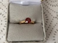 Beautiful 1 Karat  Genuine Garnet Ring.