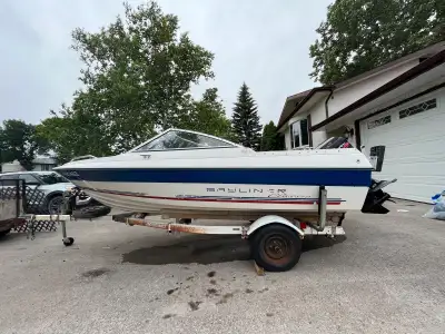 Summer ready! 1993 Bayliner classic Fiberglas boat with 1998 mercury Bigfoot 60HP outboard motor. Bo...
