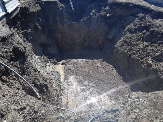 Grading- Excavating -Concrete Breaking - Hamilton in Excavation, Demolition & Waterproofing in Hamilton - Image 4