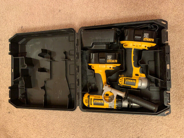 Hammer Drill & Impact Driver Combo Kit in Power Tools in Mississauga / Peel Region