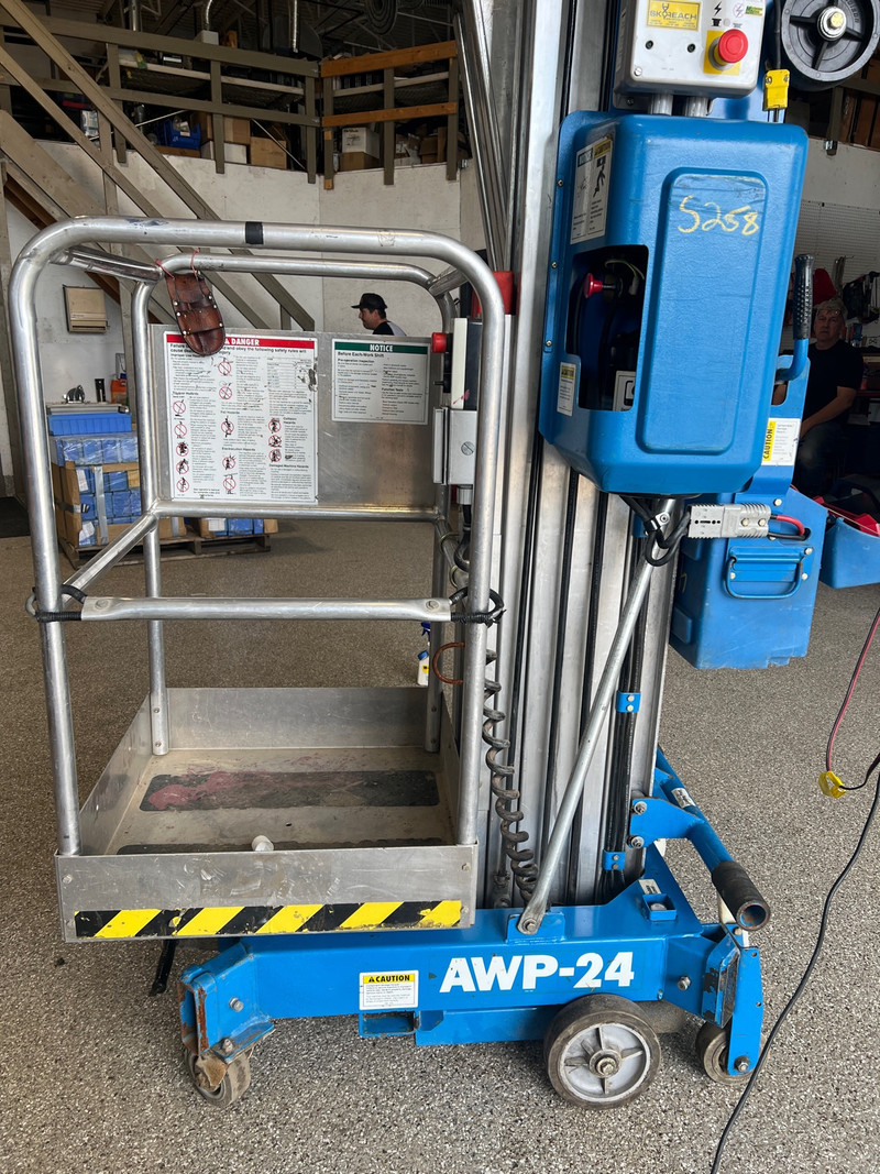 Genie AWP24 Other Business & Industrial St. Albert Kijiji
