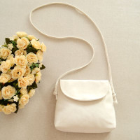 canvas bag. Size: top width 20cm, bottom width 22cm, height 19cm