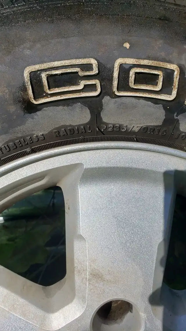 4 Continental tires and Ford rims P235/70R16 in Tires & Rims in City of Montréal - Image 8