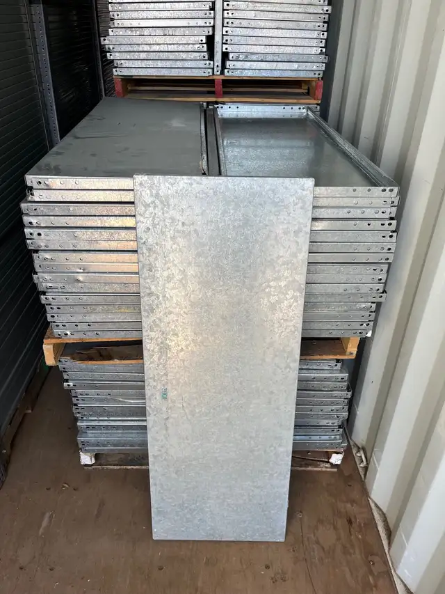 tablette en acier galvanisé ( 18"x 48") in Tool Storage & Benches in Drummondville - Image 2