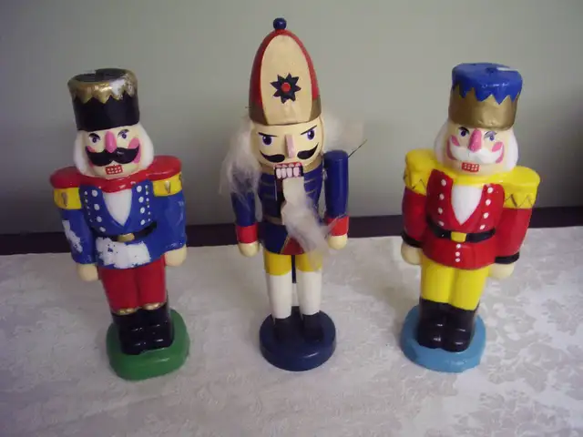 Nutcrackers in Home Décor & Accents in Lethbridge - Image 2