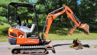 Bought new in 2020. Well cared for and carefully used. Rubber tracks are in good condition. Comes wi...