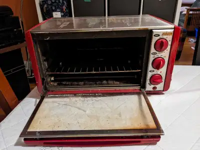 Toaster oven four grille pain, View more