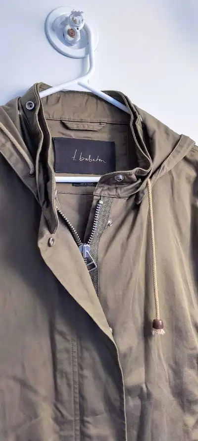 T. Babaton Aritzia Medium Olive Green Lightweight Jacket, View more