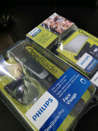 NEW Sealed package Philips oneblade Shaver with bonus blade