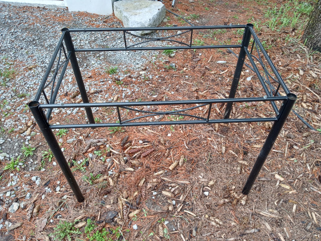 Metal Table Legs in Other Tables in Kawartha Lakes - Image 2