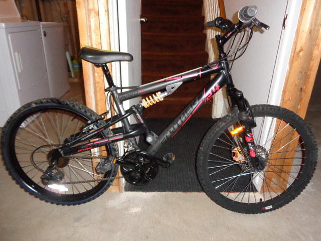 5 teen boy's & 5 teen girl's mount bikes in Mountain in Ottawa