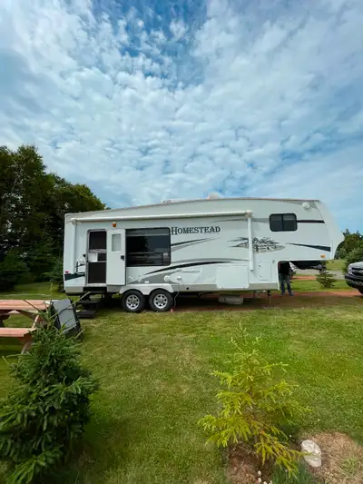 Rear Kitchen, slide(dining & frig), fully equipped, good/excellent condition, Toe vehicle could sell...