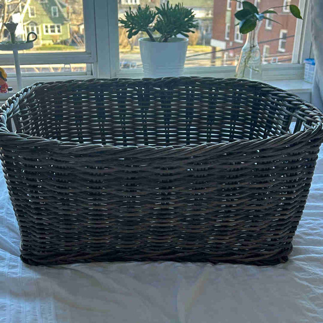 Faux wicker basket in Home Décor & Accents in City of Halifax