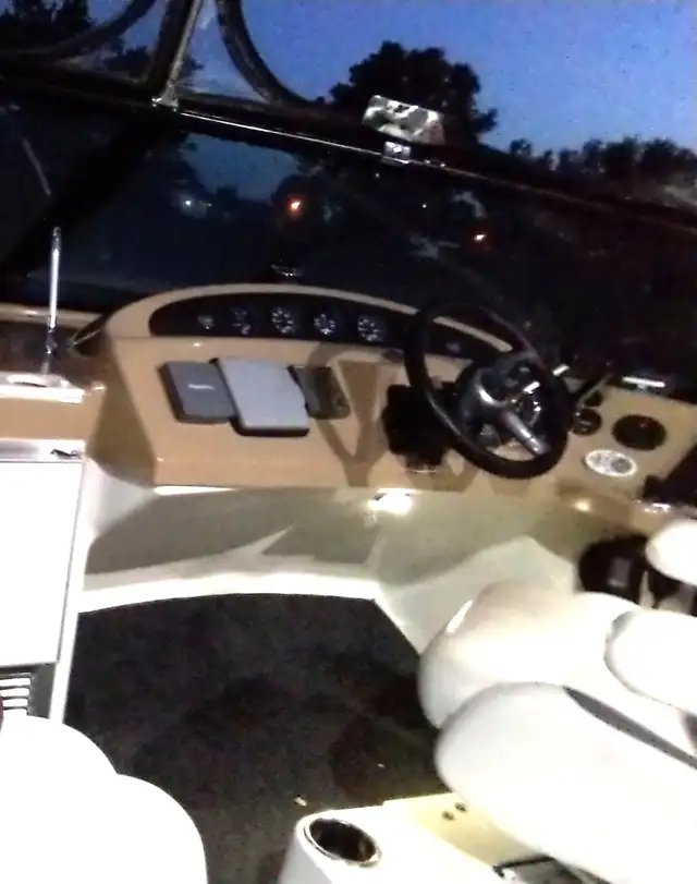 Bateau Carver 350 mariner à vendre in Powerboats & Motorboats in West Island - Image 7