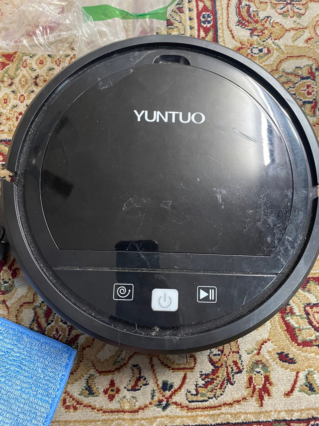 YUNTUO ROBOT VACUUM CLEANER STRONG CLEANER in Rugs, Carpets & Runners in City of Toronto