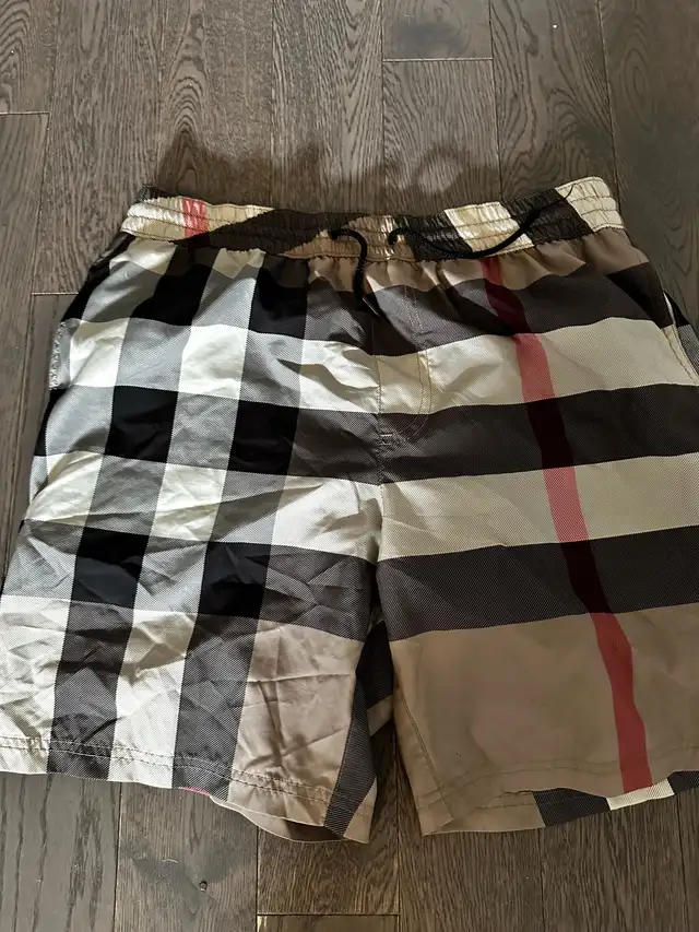 men’s authentic Burberry shorts in Men's in Mississauga / Peel Region - Image 3