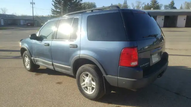 2003 Ford Explorer in Cars & Trucks in Moose Jaw - Image 3