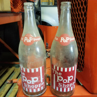 Pop Shoppe  0.85 Litre   30 oz Soda \ Pop Bottles