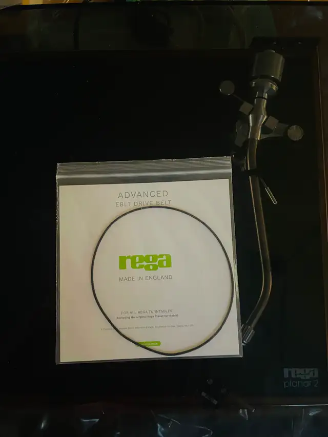 Vintage REGA Planar2 belt drive turntable in Stereo Systems & Home Theatre in City of Toronto - Image 11