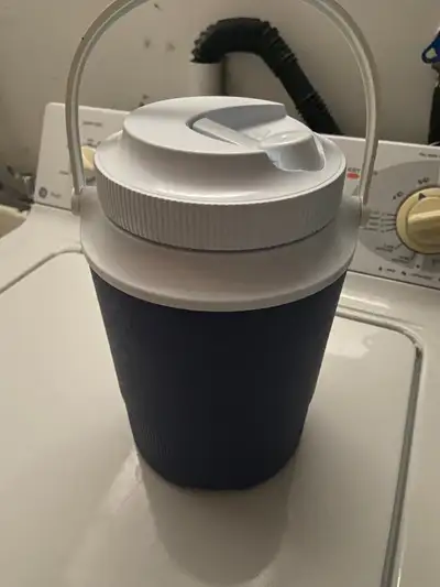 VTG Gott Rubbermaid #1502 Blue 1/2 Gallon Water Cooler Jug Spout, View more