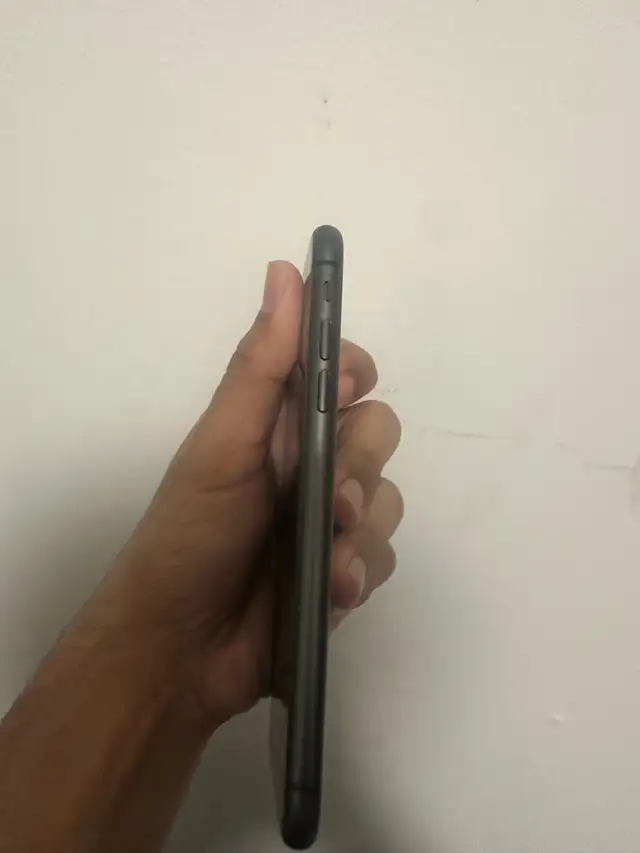 iphone 11 64gb dans Téléphones cellulaires dans Kitchener / Waterloo - Image 7