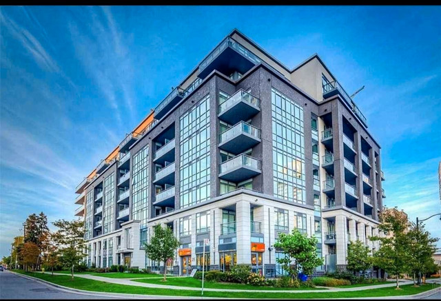 LUXURY AND MODEN one plus den Condo Suite by Bayview Subway in Long Term Rentals in City of Toronto