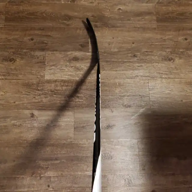 New 52" Youth  / Jr. SHER-WOOD NEXON Composite  Hockey Stick  in Hockey in Barrie - Image 6