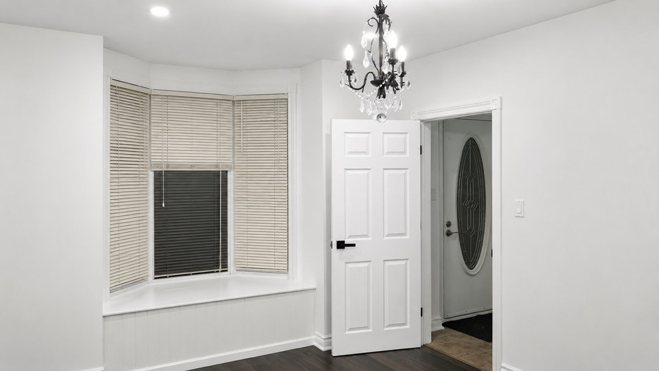 Two BR one bath main level Aurora Main level for rent 5