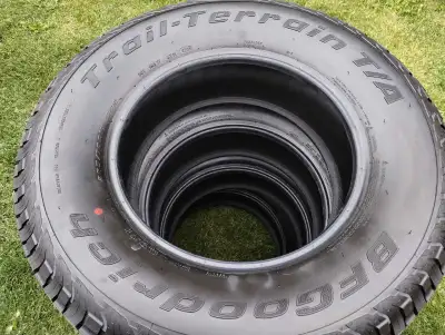I'm offering a set of four brand new BFGoodrich Trail-Terrain T/A tires, size 265/70R17 115S. These...