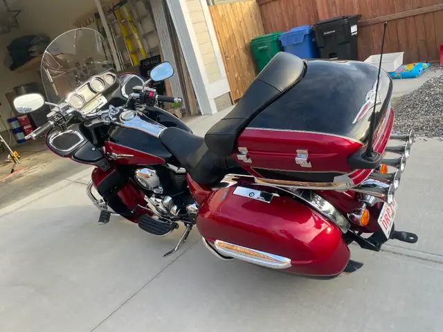 2010 Kawasaki Vulcan Voyager 1700 – One Owner in Touring in Lethbridge - Image 2