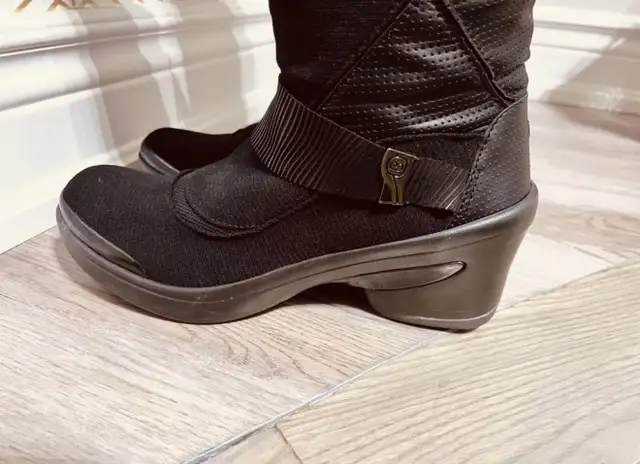 women’s brand new shoes in Women's - Shoes in Mississauga / Peel Region - Image 3