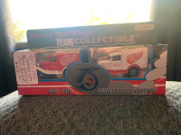 1991 Detroit Red Wings 75th NHL 2 Car Set Matchbox Booth 278