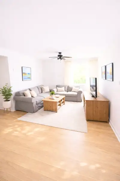 ✨Spacieux et beau 5 1/2 Sherbrooke, étudiants Université, UdeS, UDS et professionnels,*triplex nord...