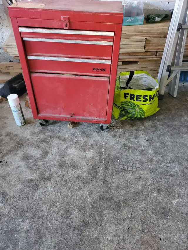 tool box in Tool Storage & Benches in Oakville / Halton Region - Image 2