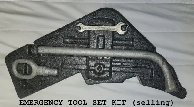 FREE Touareg Jack | Emergency Tool Set Kit | Rear Seat Console in Other in Calgary - Image 3