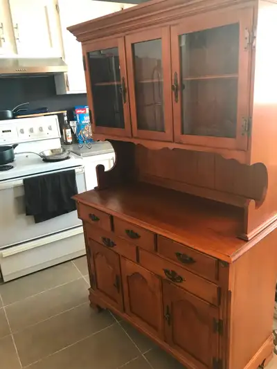 Buffet en bois, View more