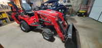 Massey Ferguson GC1720 TLB loader/backhoe