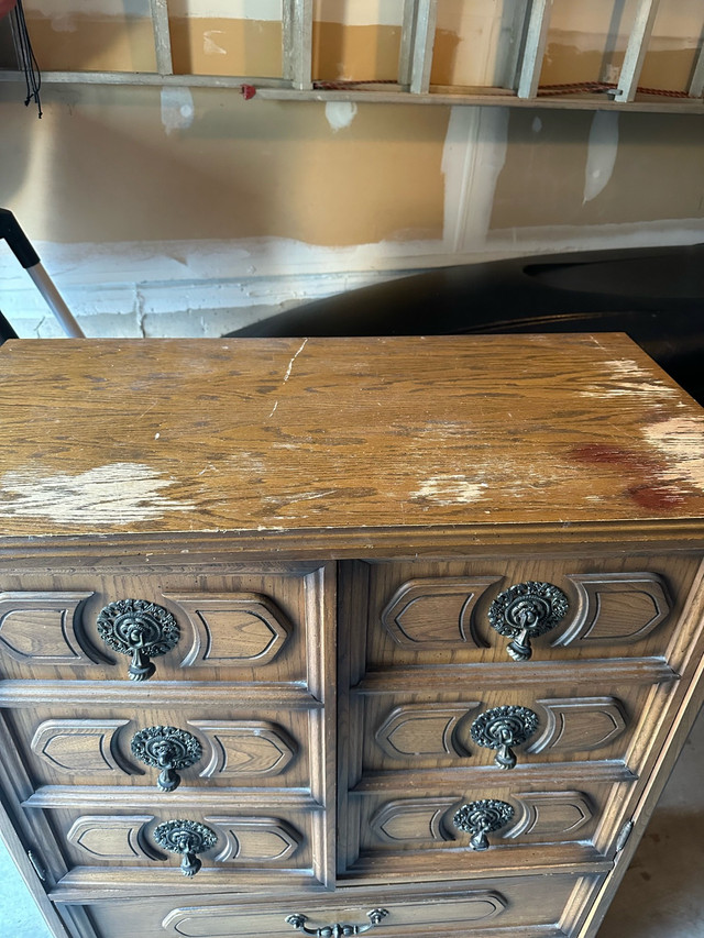 Wood dresser in Dressers & Wardrobes in Oshawa / Durham Region - Image 3