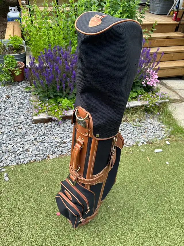 Vintage Daiwa Golf Bag in Golf in Edmonton - Image 2