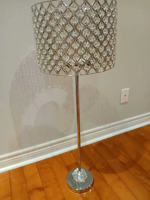 Crystal Floor Lamp in Indoor Lighting & Fans in Markham / York Region - Image 2