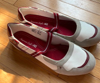 American Eagle Flat Shoes Size 8.5